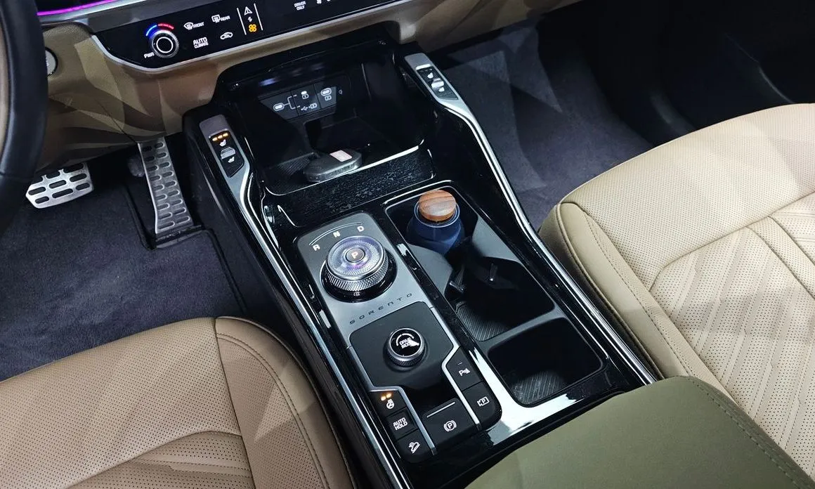 Kia Sorento — фото 10