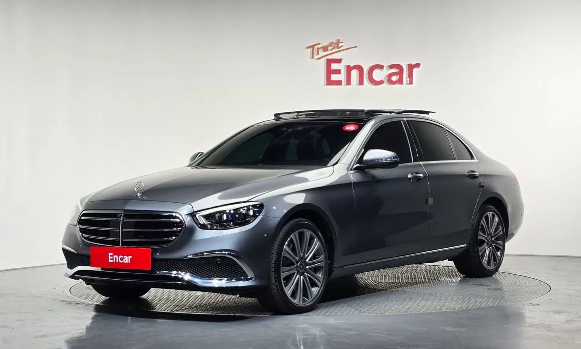 Mercedes-Benz E-Class — фото 1
