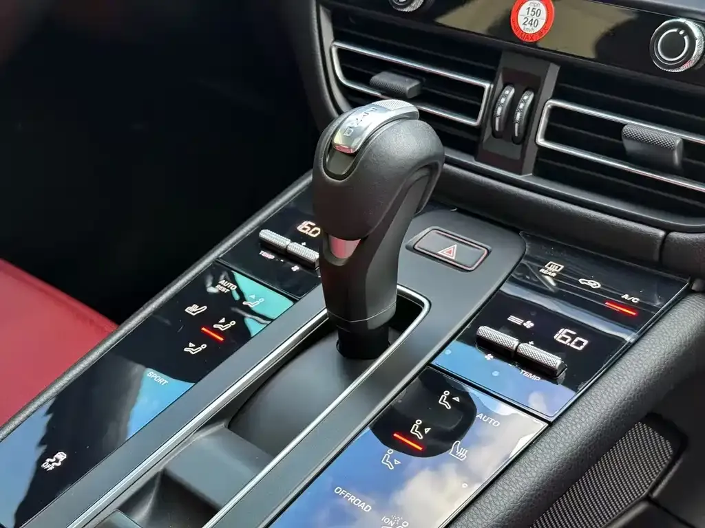 Porsche Macan — фото 4