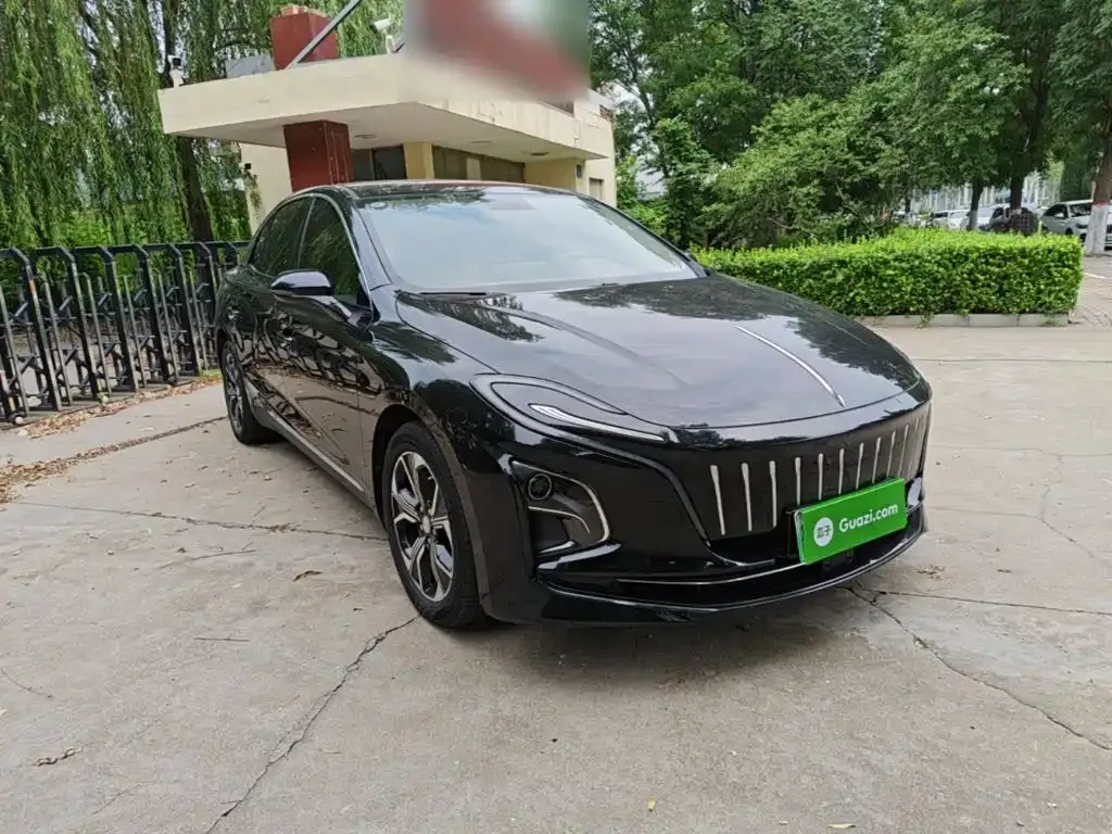 Hongqi E-QM5 — фото 10