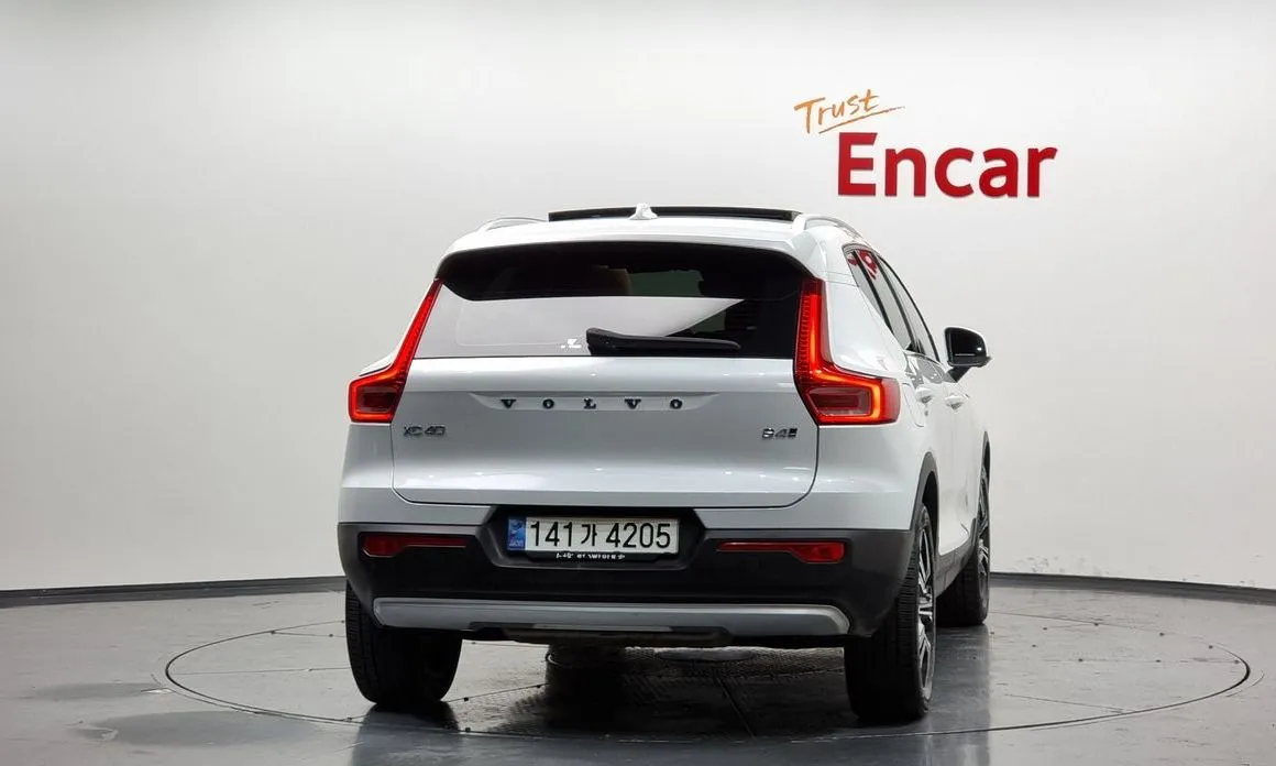 Volvo XC40 — фото 3