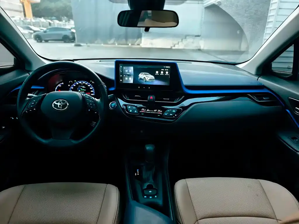 Toyota C-HR — фото 7
