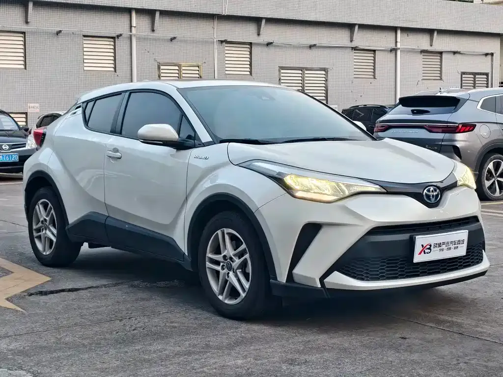 Toyota C-HR — фото 8