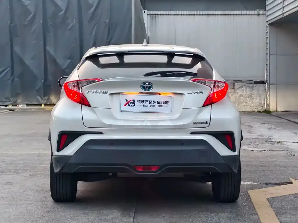 Toyota C-HR — фото 9
