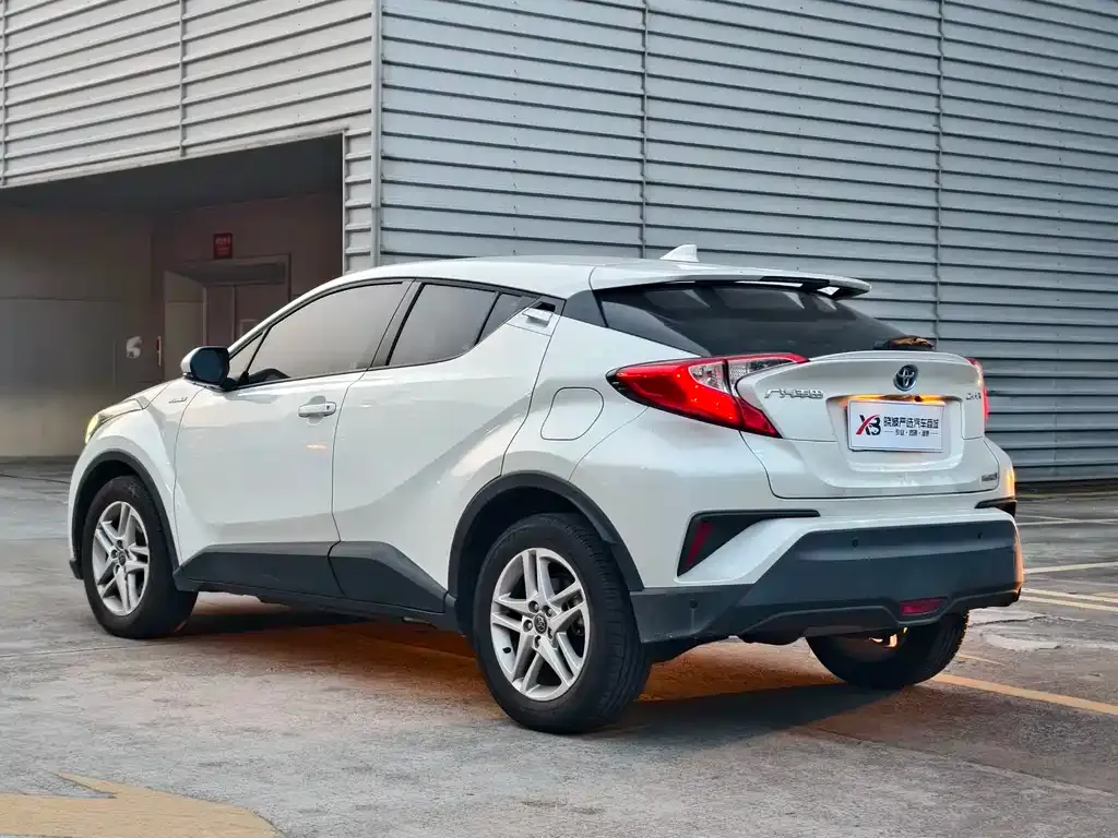 Toyota C-HR — фото 5