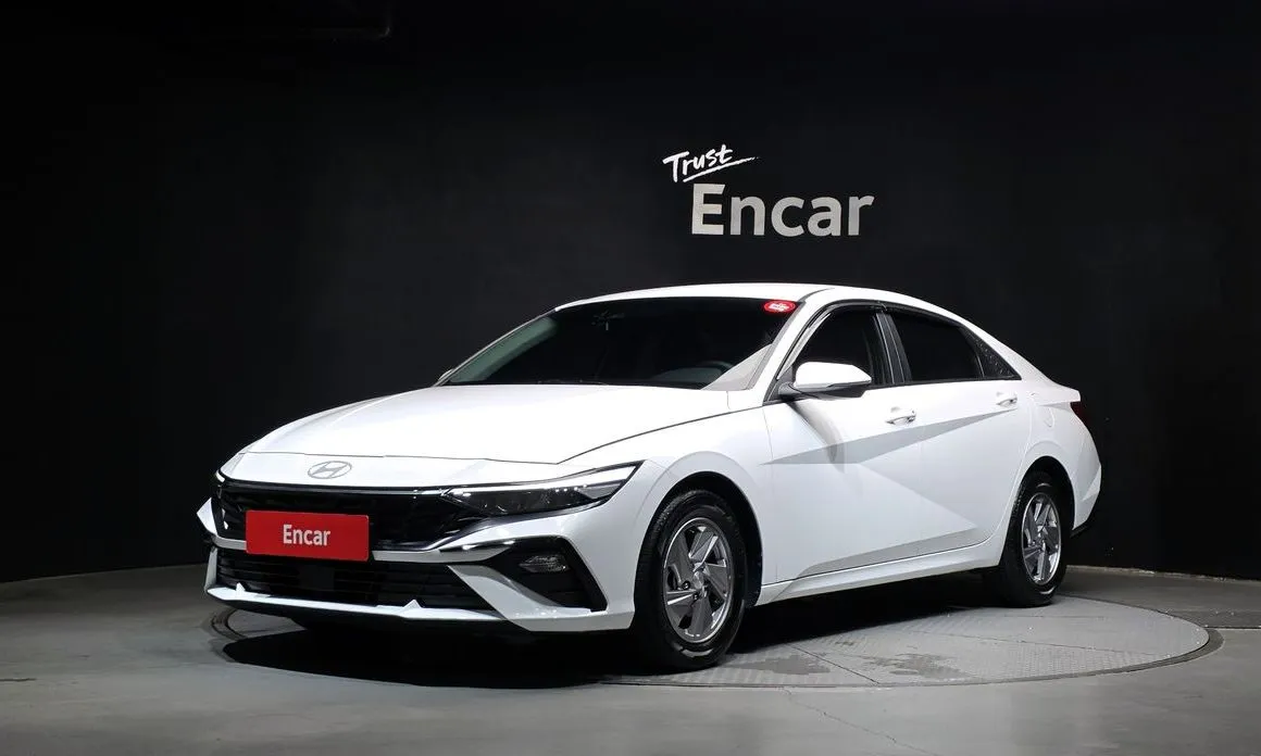 Hyundai AVANTE — фото 1