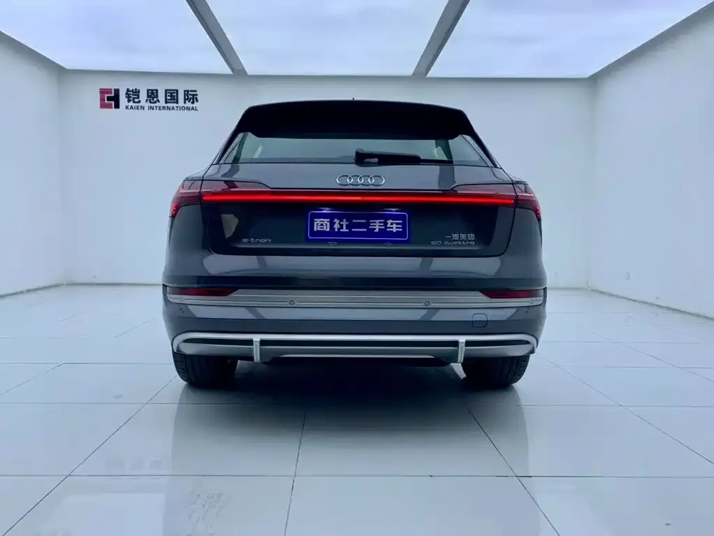 Audi e-tron — фото 3