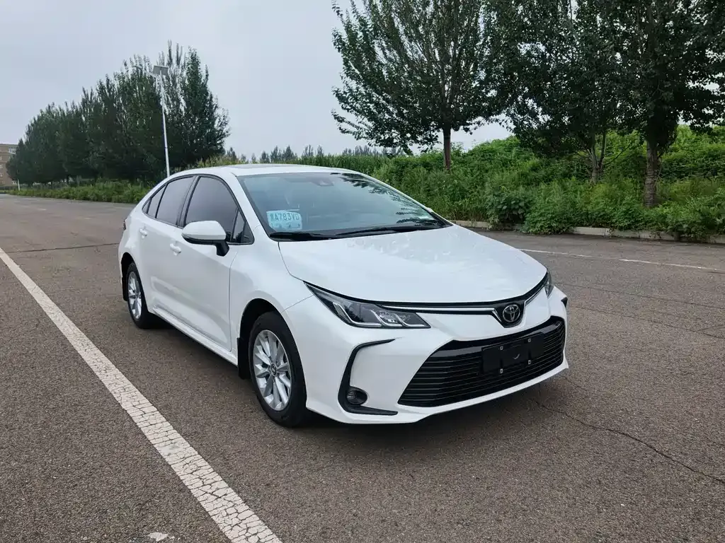 Toyota Corolla — фото 1