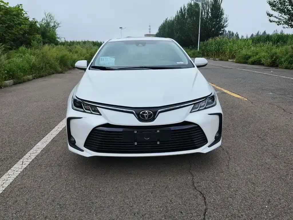 Toyota Corolla — фото 5