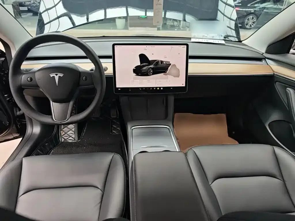 Tesla Model 3 — фото 4