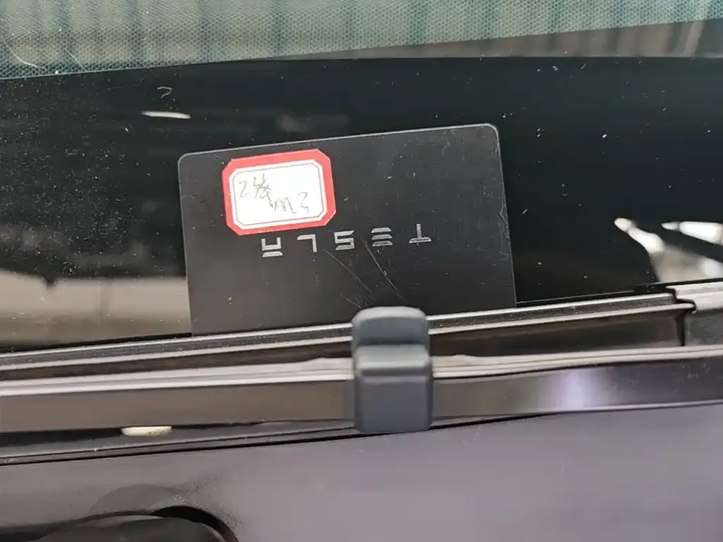 Tesla Model 3 — фото 6