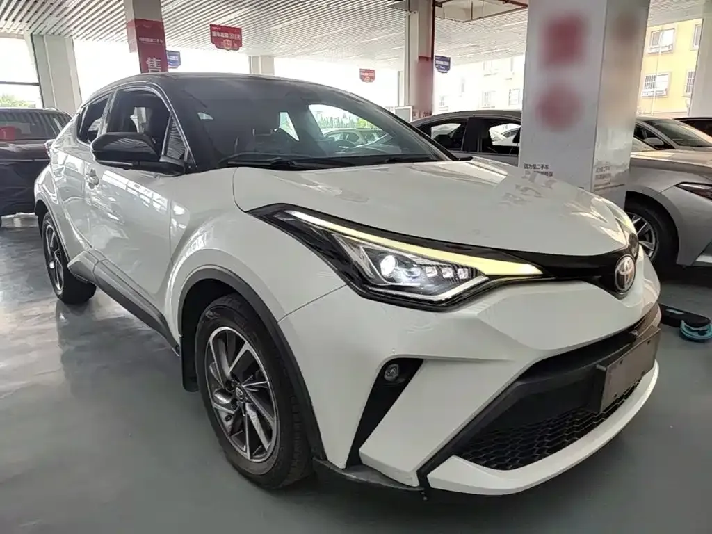 Toyota C-HR — фото 10