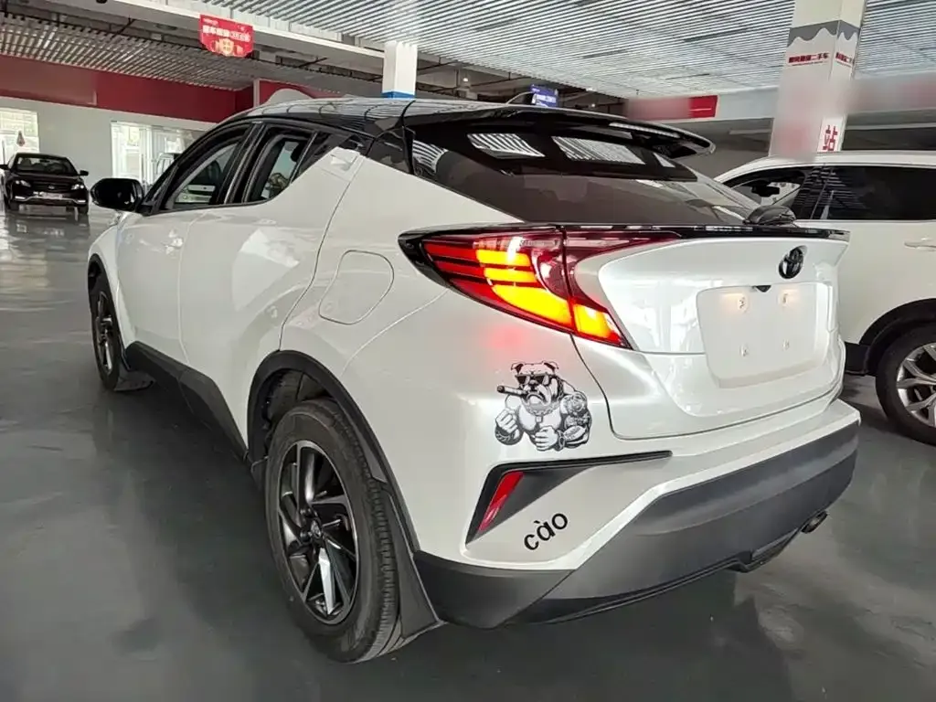 Toyota C-HR — фото 9