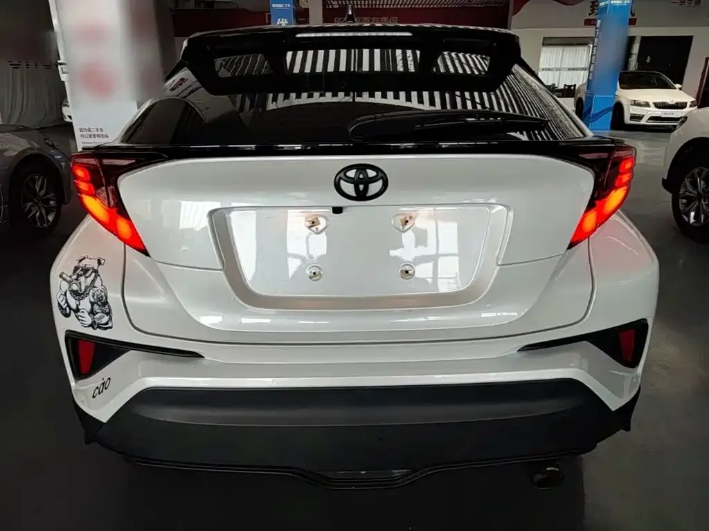 Toyota C-HR — фото 8
