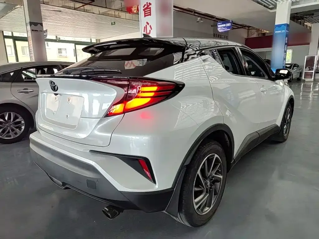 Toyota C-HR — фото 6