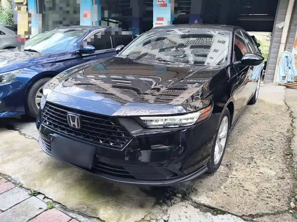 Honda Accord — фото 1