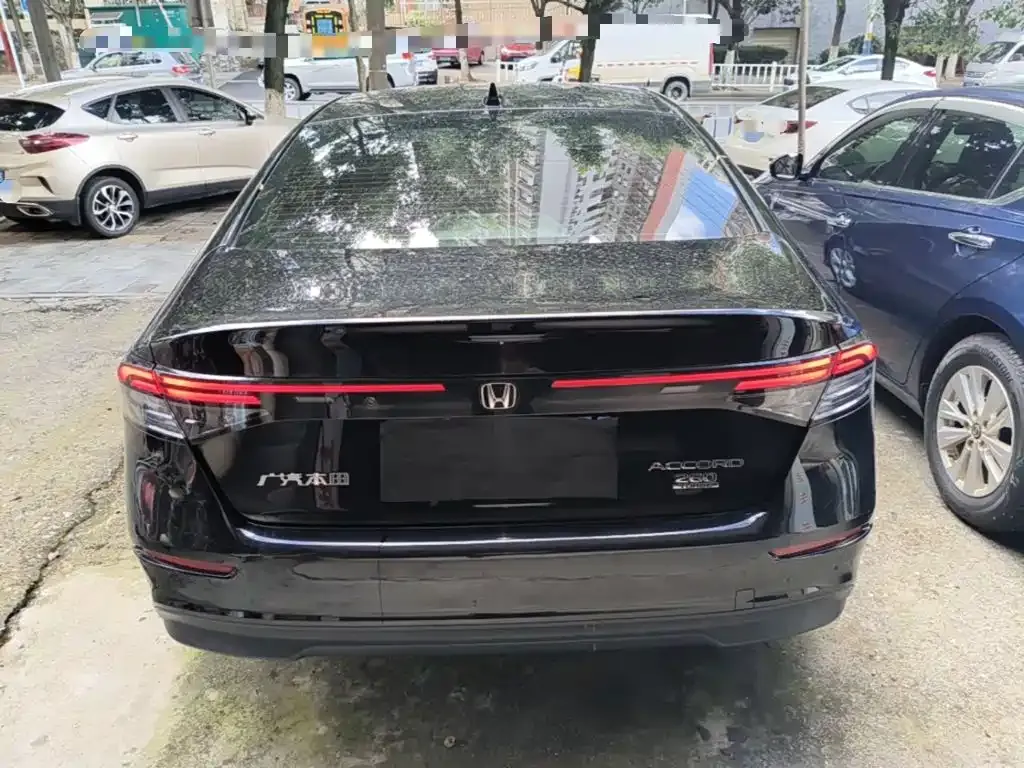 Honda Accord — фото 7