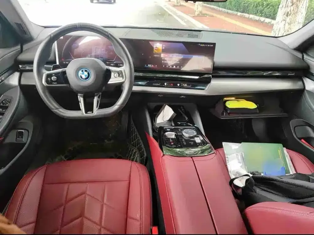 BMW i5 — фото 3
