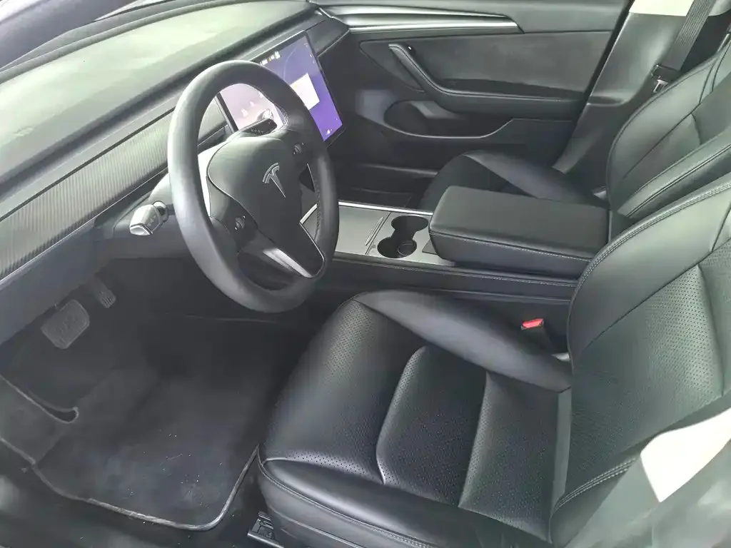 Tesla Model 3 — фото 4
