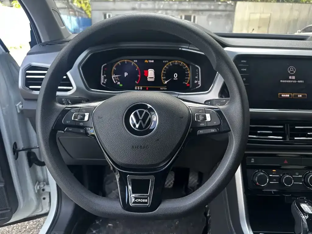 Volkswagen T-Cross — фото 2