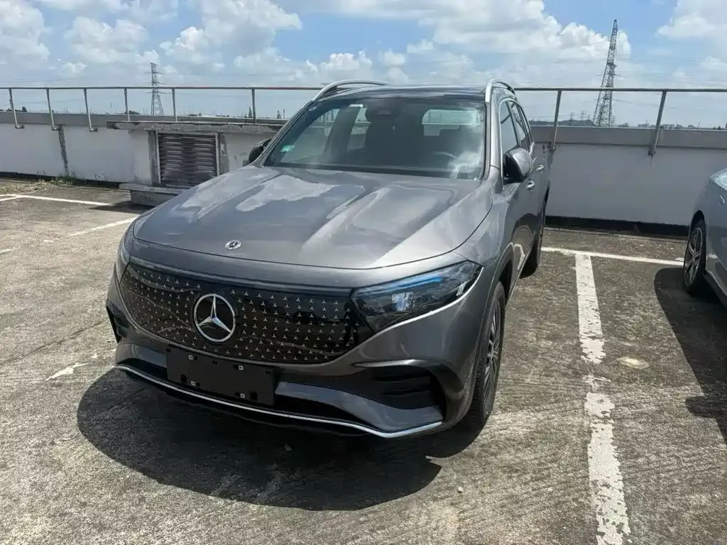 Mercedes-Benz EQB — фото 1
