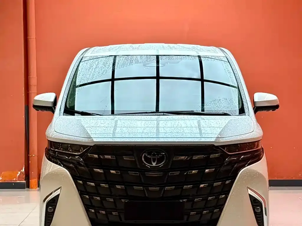 Toyota Alphard — фото 4