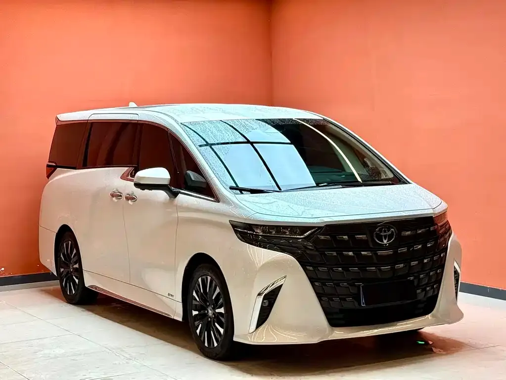 Toyota Alphard — фото 9