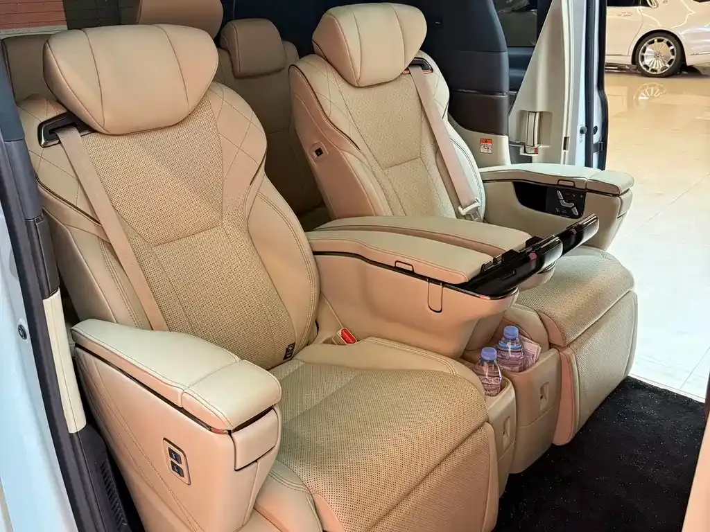 Toyota Alphard — фото 10