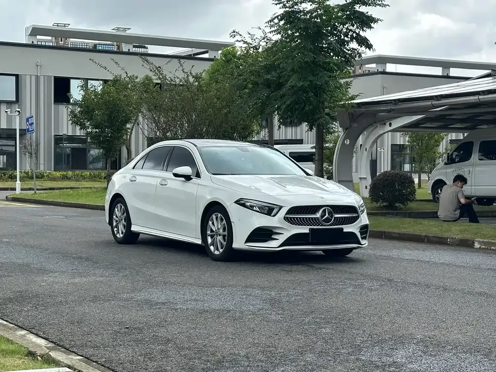 Mercedes-Benz A-Class — фото 9