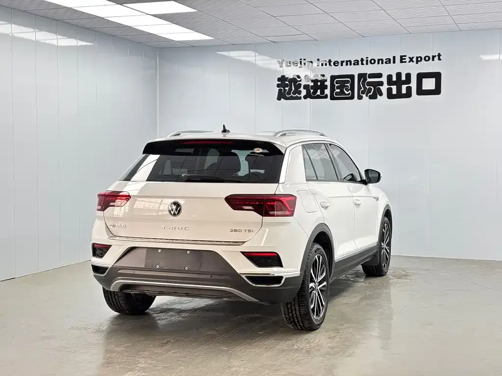 Volkswagen T-Roc — фото 8