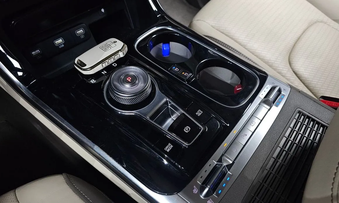 Kia Carnival — фото 10