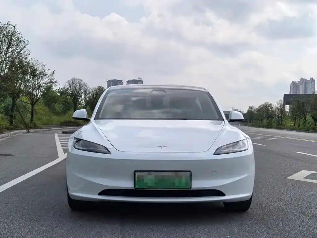 Tesla Model 3 — фото 2