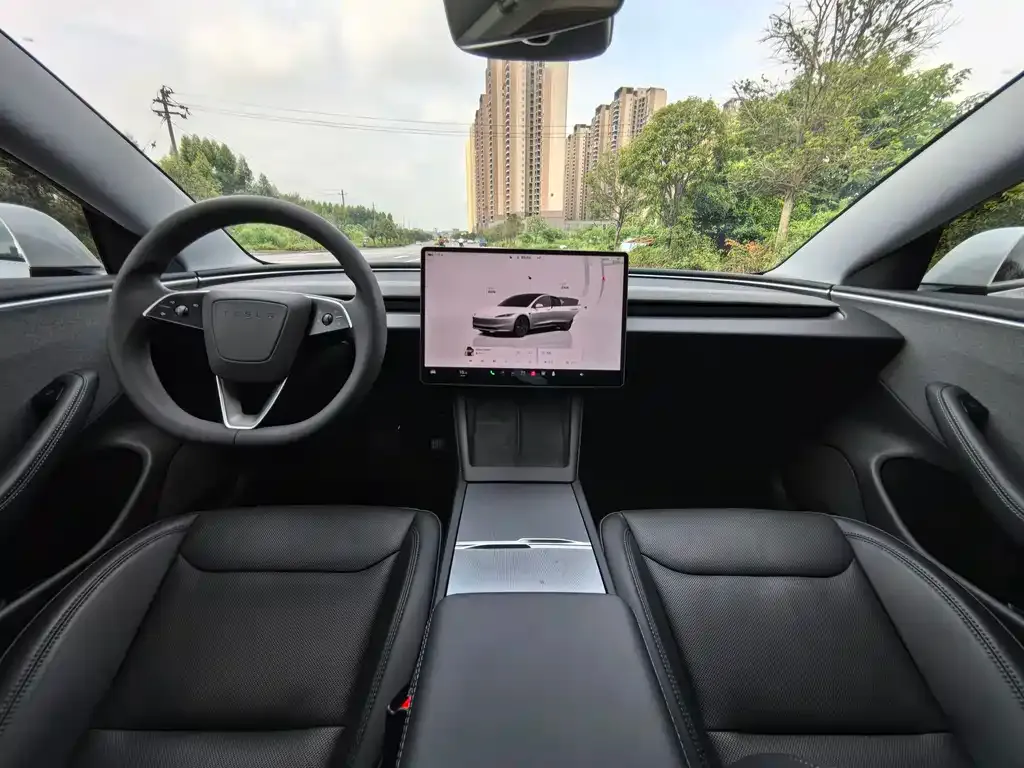 Tesla Model 3 — фото 6