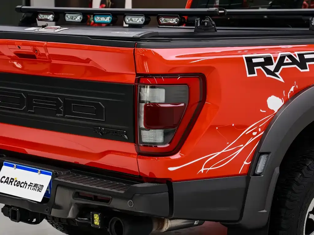 Ford F-150 Raptor — фото 8