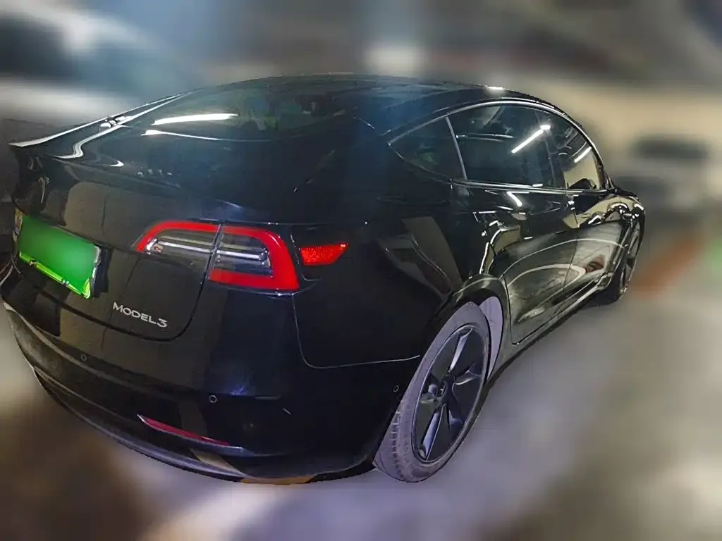 Tesla Model 3 — фото 3