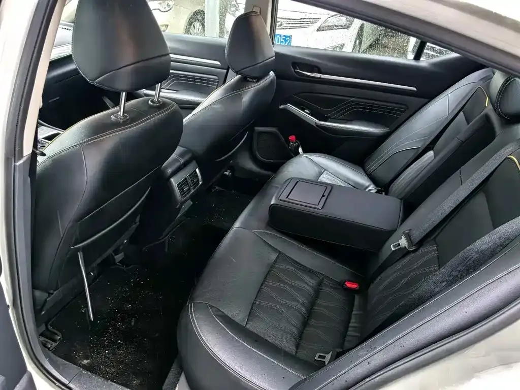 Nissan Teana — фото 2