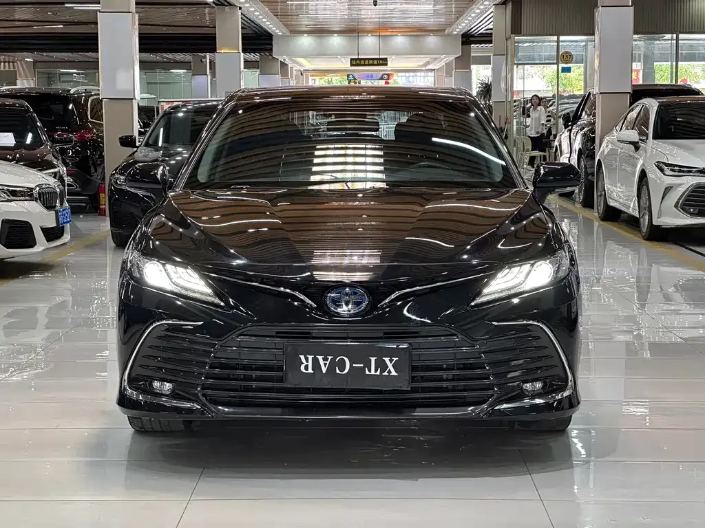 Toyota Camry — фото 4