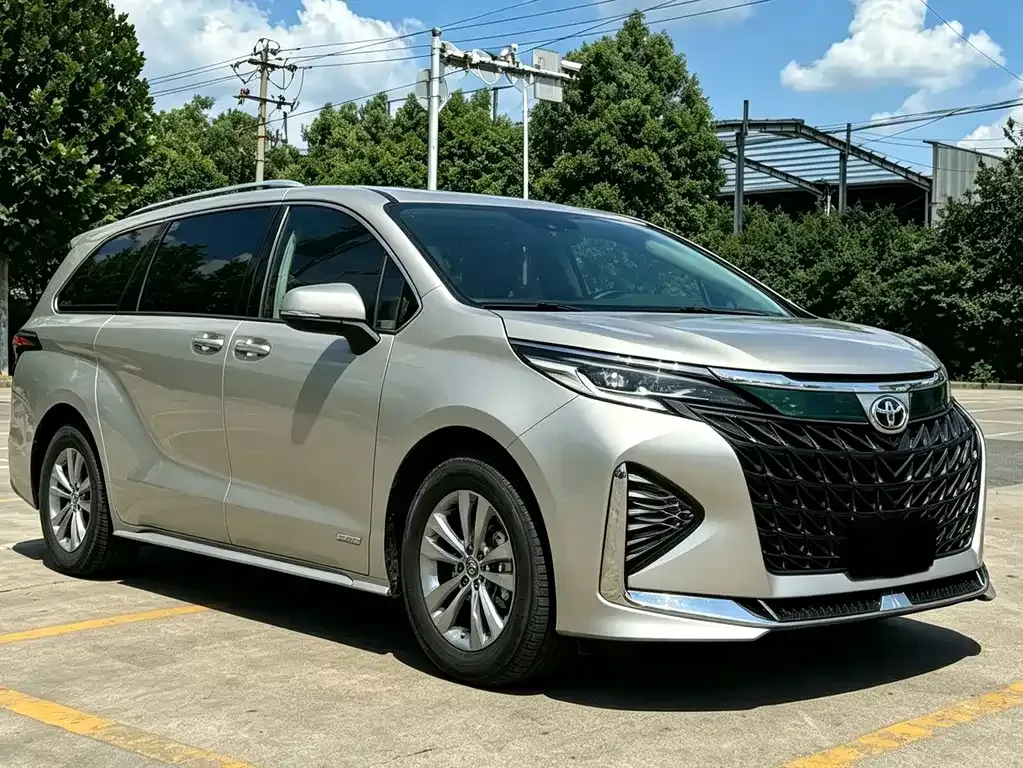 Toyota Sienna — фото 7