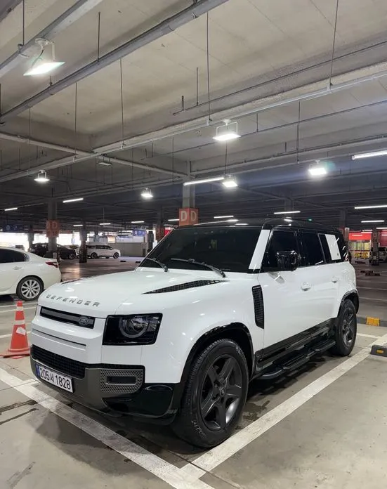 Land Rover Defender — фото 1