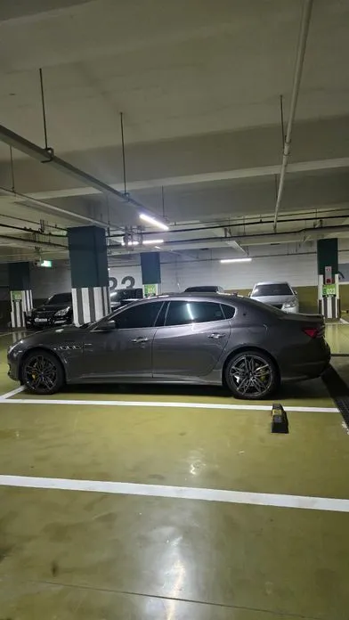 Maserati Quattroporte — фото 1