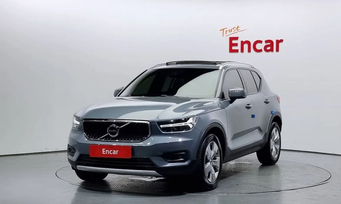 Volvo XC40 — фото 1