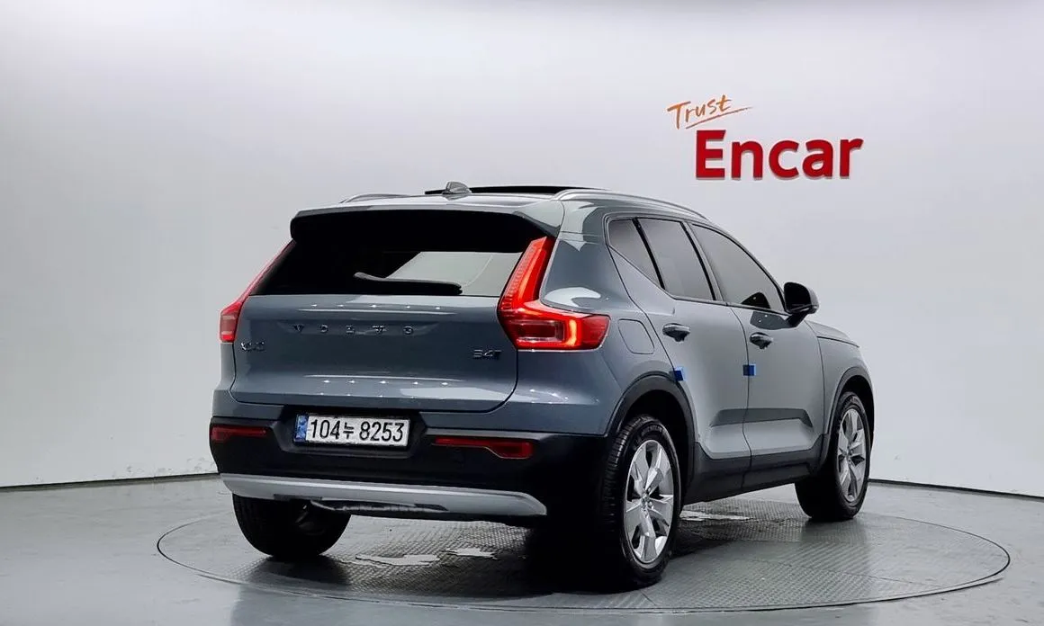 Volvo XC40 — фото 3