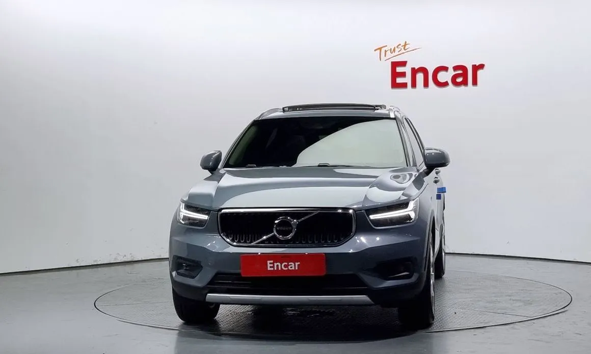 Volvo XC40 — фото 5