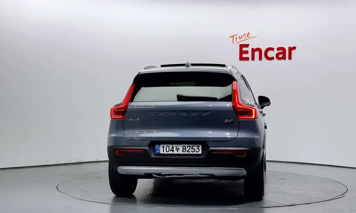 Volvo XC40 — фото 2