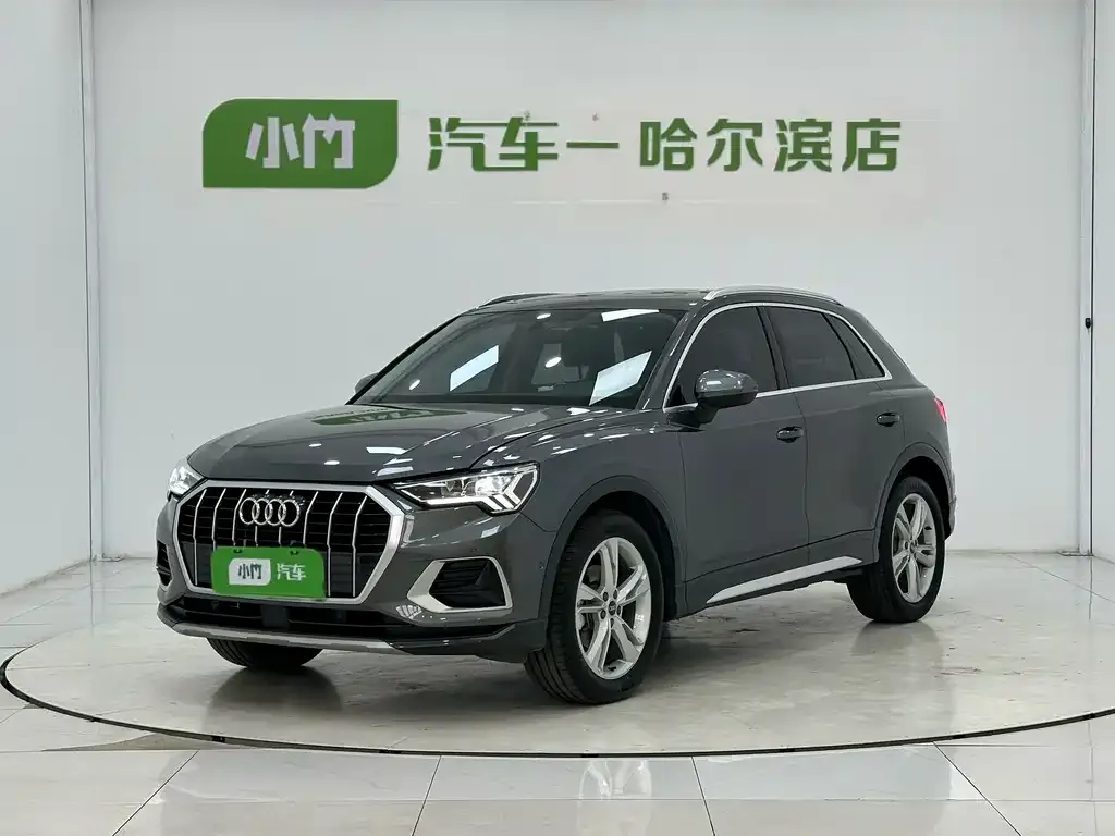 Audi Q3 — фото 1