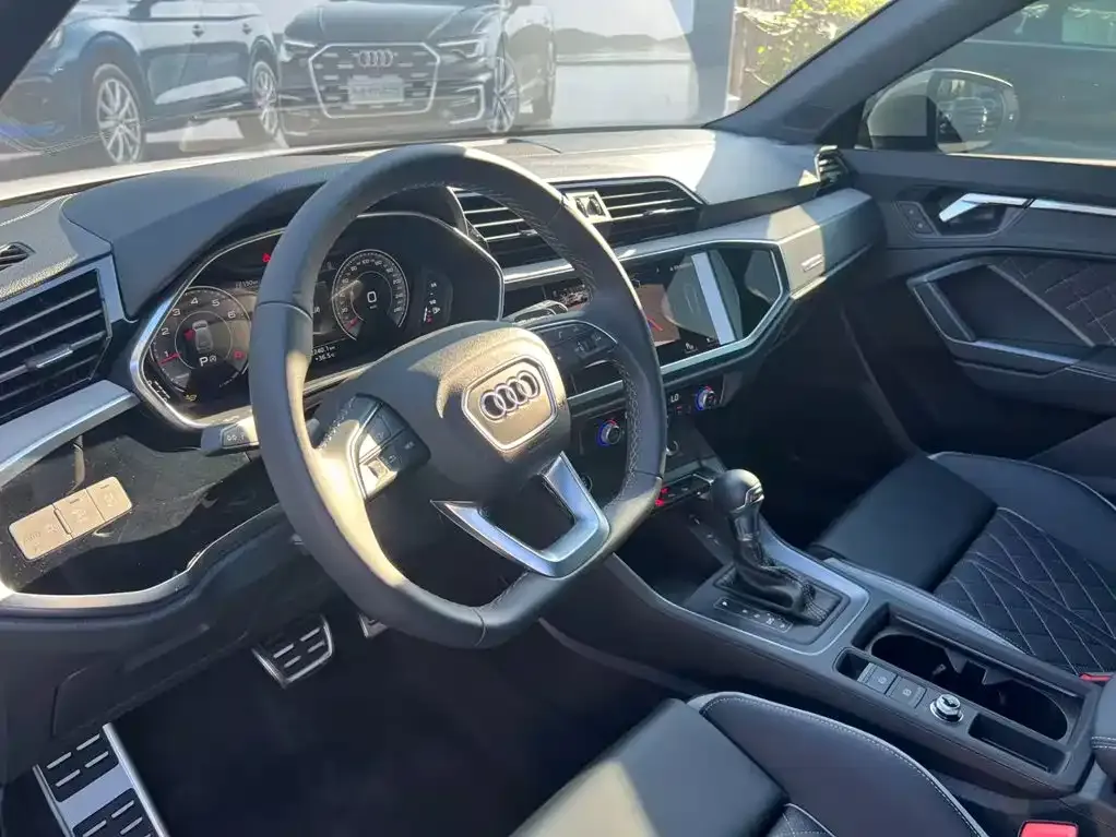 Audi Q3 — фото 2