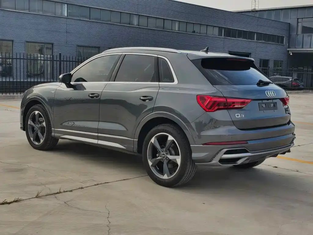 Audi Q3 — фото 10