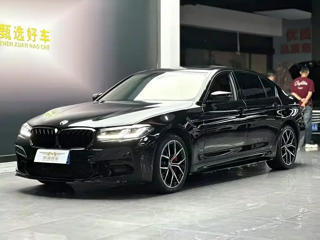 BMW 5 Series — фото 1
