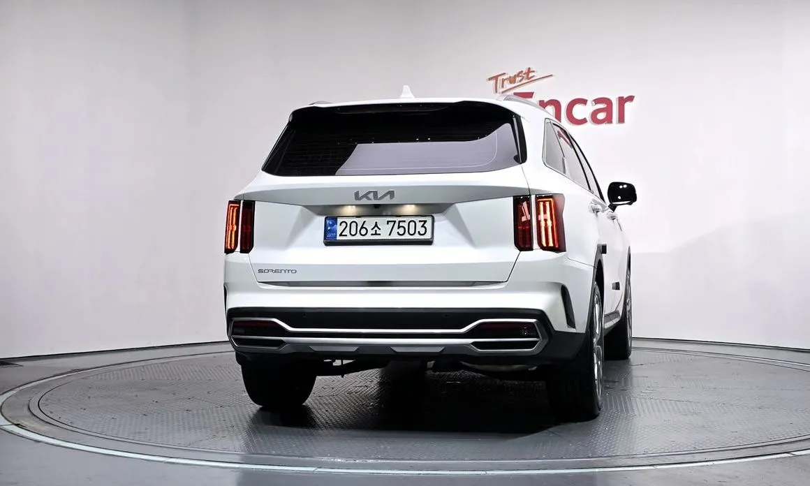 Kia Sorento — фото 6