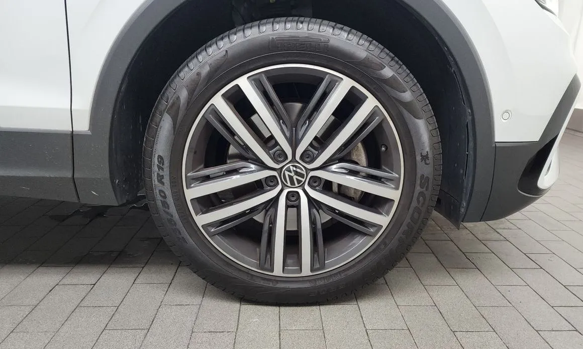 Volkswagen Tiguan — фото 9